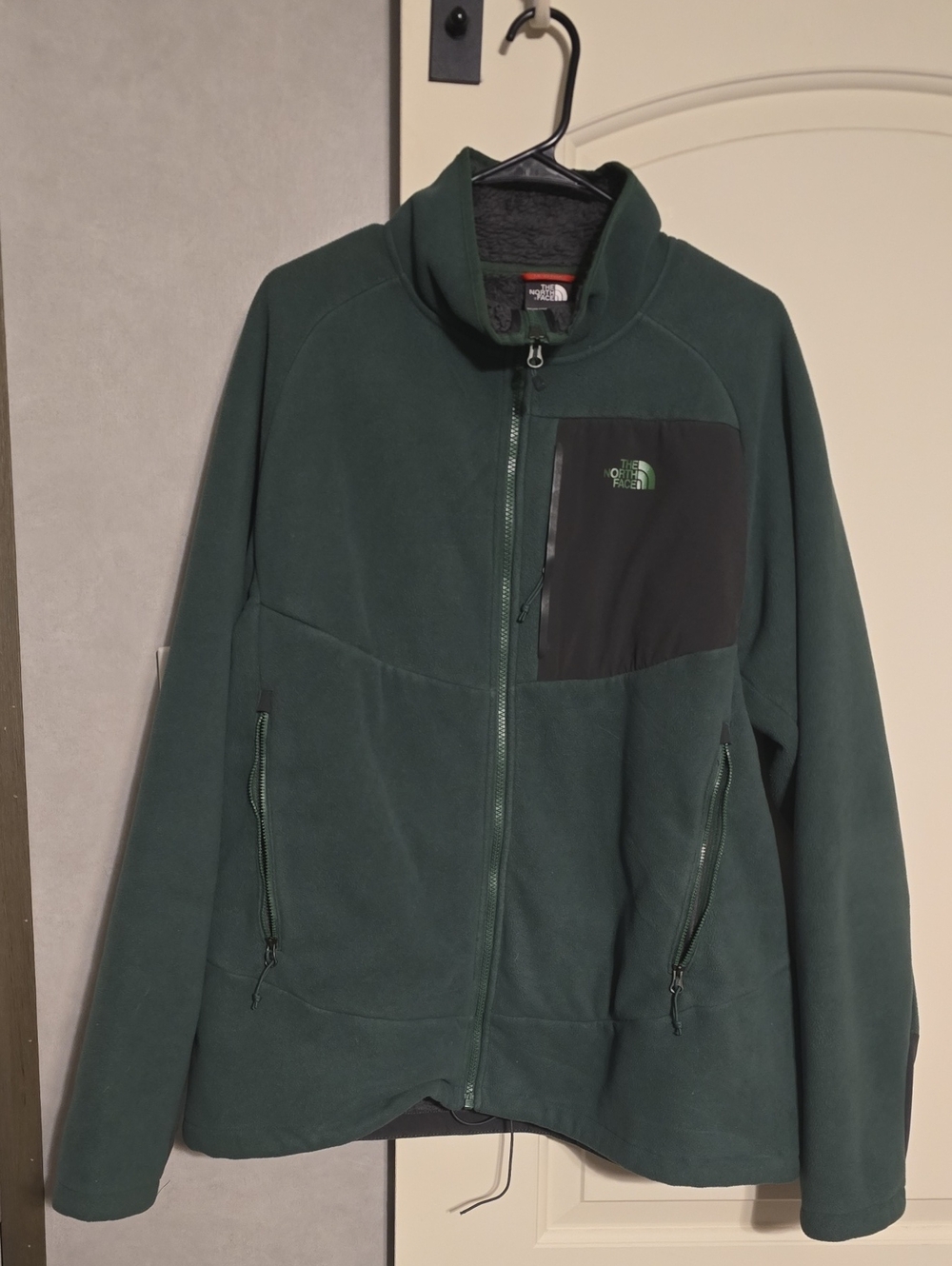 The North Face Men's Forest Green Fleece Jacket with Charcoal Chest Panel